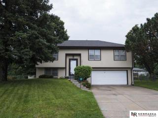12915 Taylor Cir, Omaha, NE 68164-1841