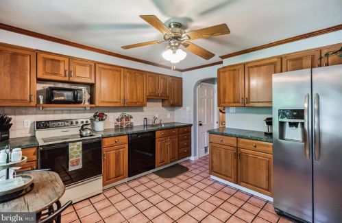 18 Elmwood Ave, Manor PA 19036-1909 exterior