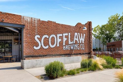 1716 Barfield Run, Atlanta GA  30318-2779 exterior