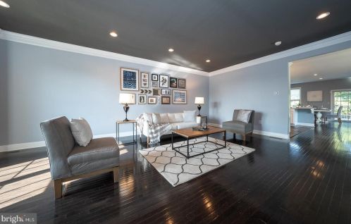 328 Lemonte St, Philadelphia PA 19128-4520 exterior