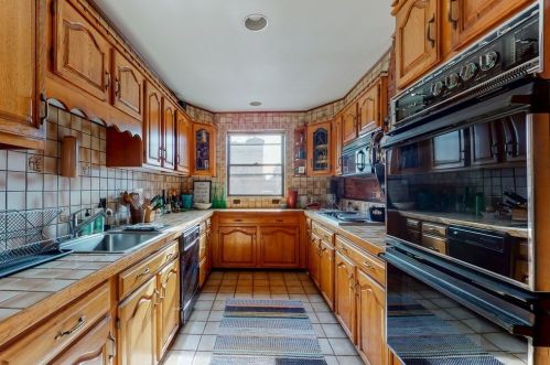 903 Beacon St, Boston MA exterior