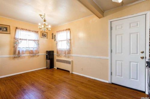 189 Broadway, Valley Stream NY 11580-4810 exterior