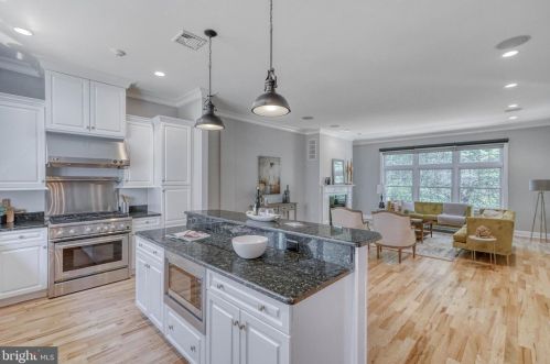 2518 Delancey St, Philadelphia PA 19103-6409 exterior