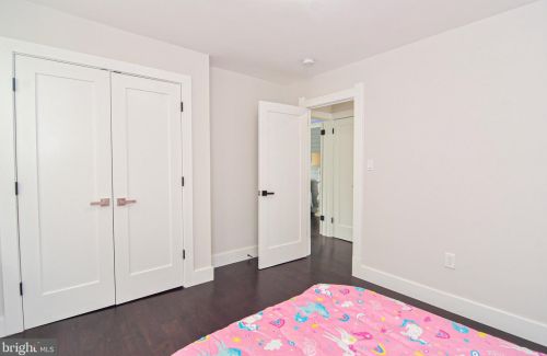 2911 17th St, Washington DC  20018-1825 exterior