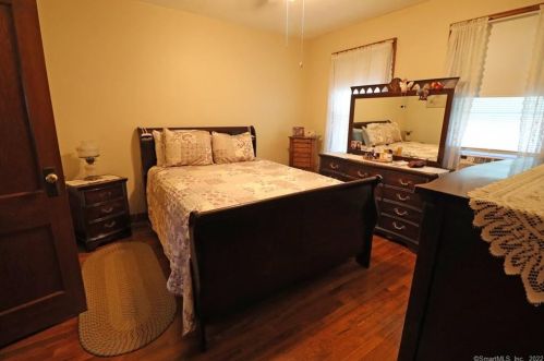 235 Oak St, New Britain CT 06051-1219 exterior