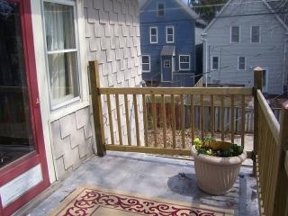 1613 Hartford Ave, Milwaukee WI  53211-3037 exterior