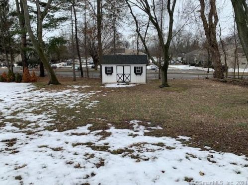 7 Orbit Dr, Enfield CT 06082-5528 exterior