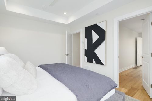 516 21 St, Philadelphia PA 19130-1401 exterior