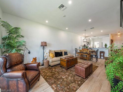 7803 Berkshire Pines Dr, Naples, FL 34104-7442