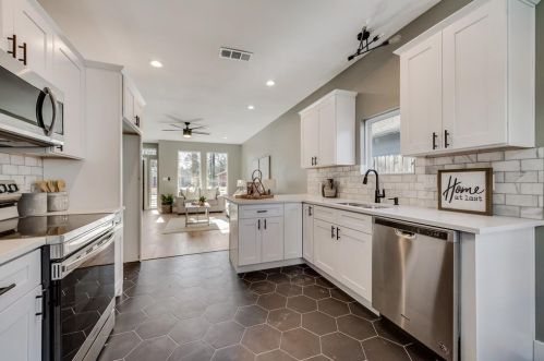 4547 Corregidor St, Dallas TX 75216-5015 exterior