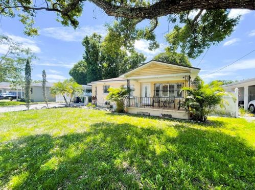 2712 Douglas St, Tampa, FL 33607-6810