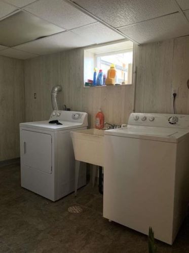 195 Vernon Dr, Pittsburgh PA 15228-1114 exterior