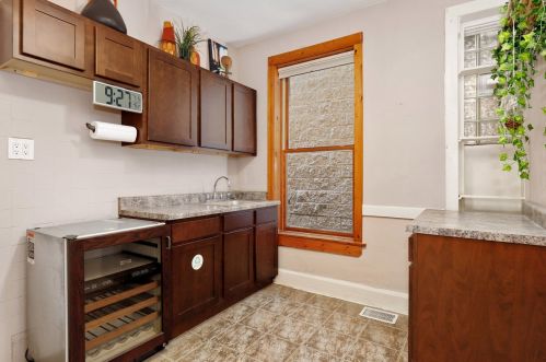 1817 Honore St, Chicago IL 60657-2007 exterior