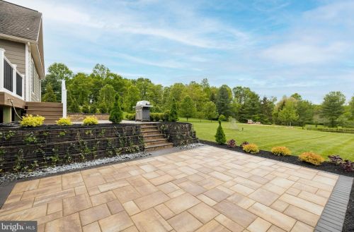 30 Hershey Dr, Pottstown PA 19465-8137 exterior