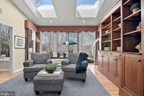 11820 Beekman Pl, Rockville MD 20854-2177 exterior