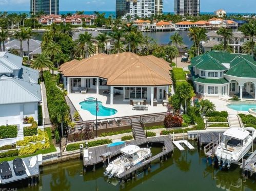 320 Devils Bight, Naples FL 34103-2432 exterior