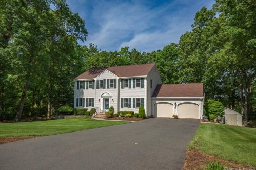 22 Ellsworth Ln, Ellington, CT 06029-2105