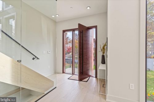 5416 Nevada Ave, Washington DC  20015-1728 exterior