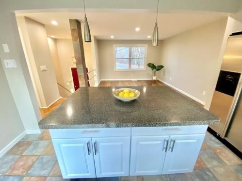 208 Wrentham Rd, Springfield MA 01119-1831 exterior