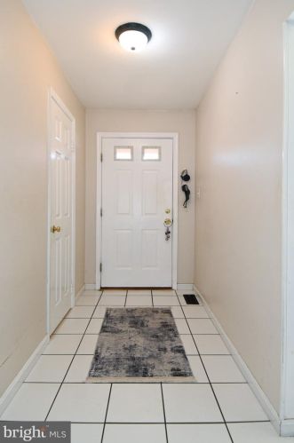 11531 Pine Cone Ct, Herndon, VA 20191-2239