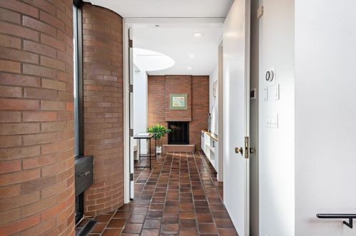 110 Congdon St, Providence RI  02906-1413 exterior