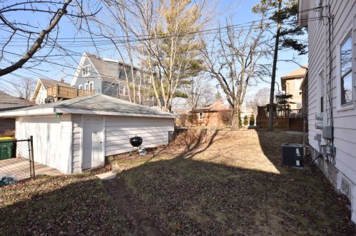 3561 Murray Ave, Milwaukee WI 53211-2525 exterior