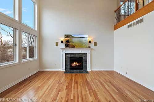 692 Appalachi St, Walled Lake MI  48390-1005 exterior