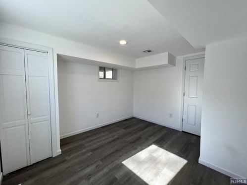 683 Ctr Ave, River Edge NJ 07661-2409 exterior