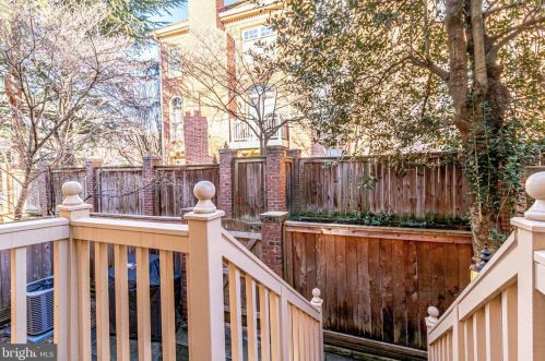 6636 Hampton View Pl, Mc Lean VA 22101-6003 exterior