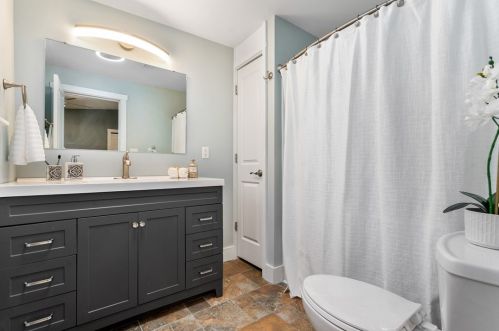 1814 Fox Way, Pittsburgh PA  15203-1732 exterior