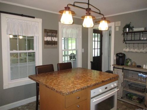 64 Roosevelt Ave, Middletown NY 10940-4633 exterior