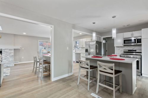 5933 79th St, Milwaukee WI  53218-1716 exterior