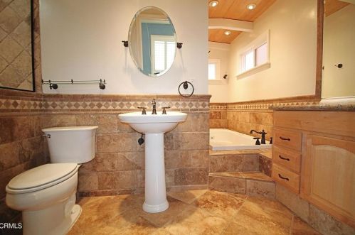 3715 Sunset Ln, Oxnard CA 93035-4133 exterior