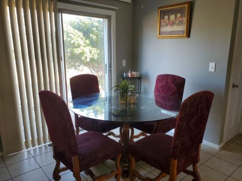 2055 Chestnut St, Waukegan IL 60085-3806 exterior