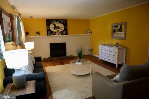 7641 Miller Fall Rd, Rockville MD 20855-1165 exterior