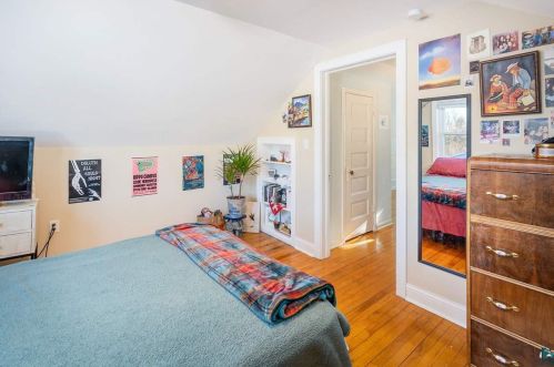 1 10 St, Duluth MN 55806-1227 exterior