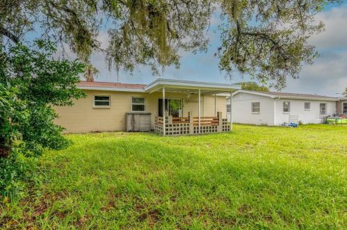 9737 Morehead Ln, Port Richey FL  34668-4233 exterior