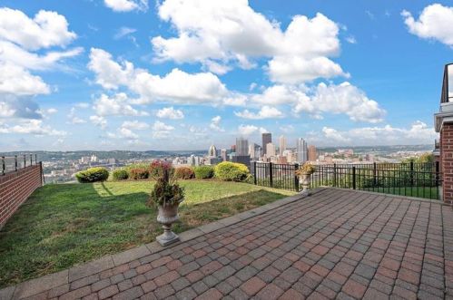 626 Grandview Ave, Pittsburgh PA 15211-1442 exterior