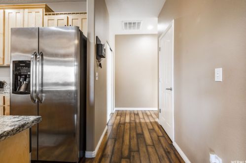 7381 Brittany Town Dr, Taylorsville UT 84084-4609 exterior