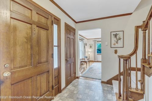 600 Edgemere Dr, Red Bank NJ 07711 exterior