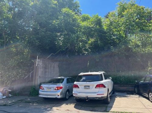 316 Kaercher St, Pittsburgh, PA 15207-1464