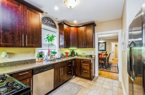 6314 Spokane Ave, Chicago, IL 60646-4131