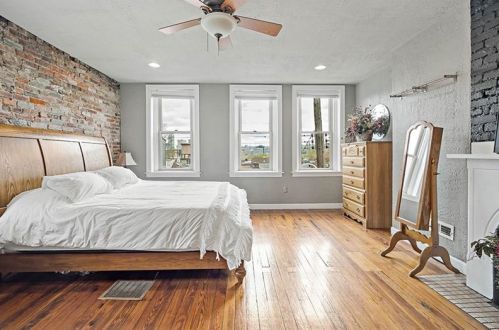 220 Alpine Ave, Pittsburgh PA 15212-4020 exterior