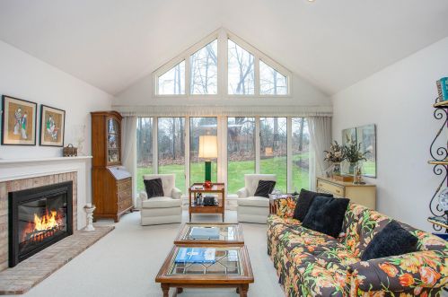 3461 Charlevoix Dr, Grand Rapids MI 49546-7061 exterior