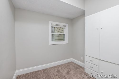 1472 Montgomery Ave, Meskegon MI 49441-1763 exterior