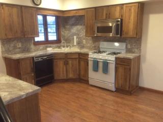 107 Drakes Ln, Scranton, PA 18518-1417