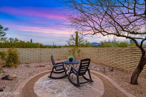 7117 Camino De Los Caballos, Tucson AZ 85743-9689 exterior