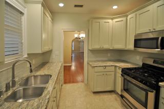 1031 Winnetka Ave, Dallas TX  75208-3753 exterior