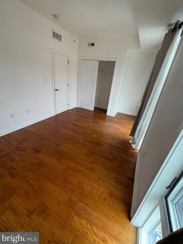 924 15 St, Philadelphia PA 19146-2141 exterior