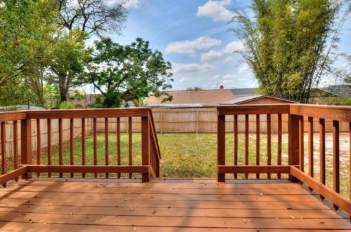 10712 Connechusett Rd, Tampa FL 33617-3410 exterior